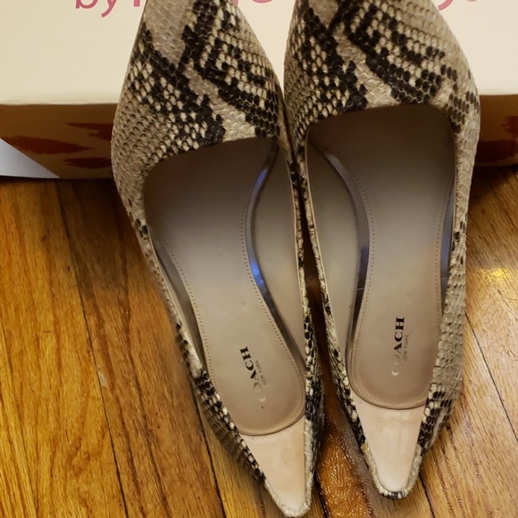 Coach Chelsey Printed Python Pumps Size 10B - Picture 5 of 8